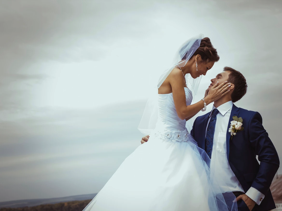 Featured image for “Intimate Wedding vs Big Wedding – Which is Right for You?”